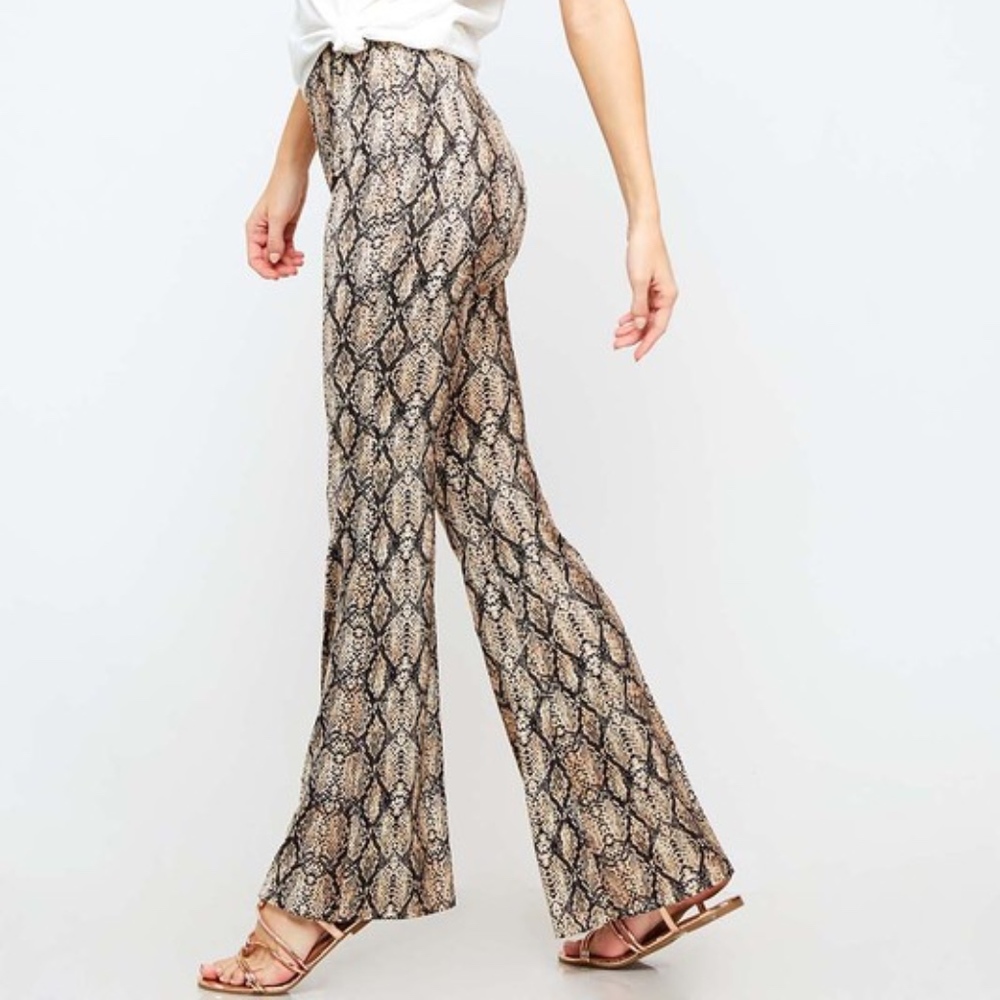 High Waisted Snake Skin Printed Pants - Picture 5 of 8